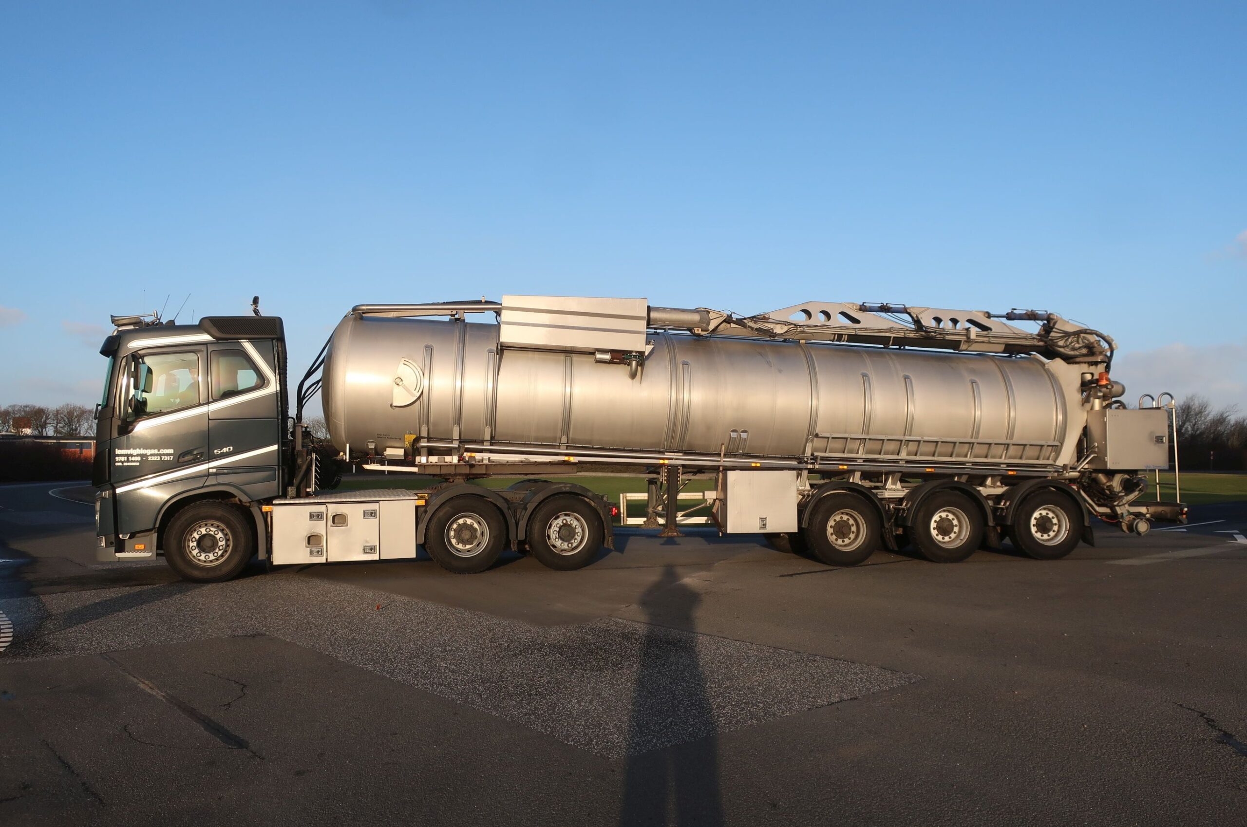 Volvo FH 540 vm. 2013 + VM Tarm 34m3 vm. 2006