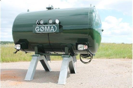 Vähän käytetty Göma 3000 l etusäiliö vm.2019